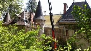 renovation-toiture-chateau-burlet-charpente-avant3-min